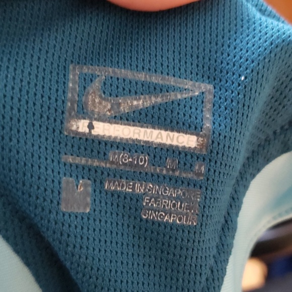 Nike workout top - Picture 3 of 3